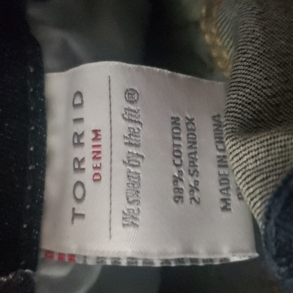 Plus Size 16 New Torrid Vintage Stretchy Jeans Shorts women's - Picture 7 of 8